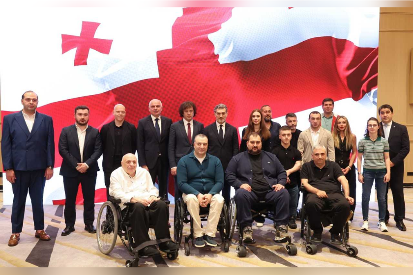 საქართველოს პრეზიდენტი, პარალიმპიური კომიტეტის მოწვევით, პრემიერ-მინისტრთან, პარლამენტის თავმჯდომარესა და სპორტის მინისტრთან ერთად დოკუმენტური ფილმის - „უსაზღვრო შესაძლებლობების“ პრეზენტაციას დაესწრო