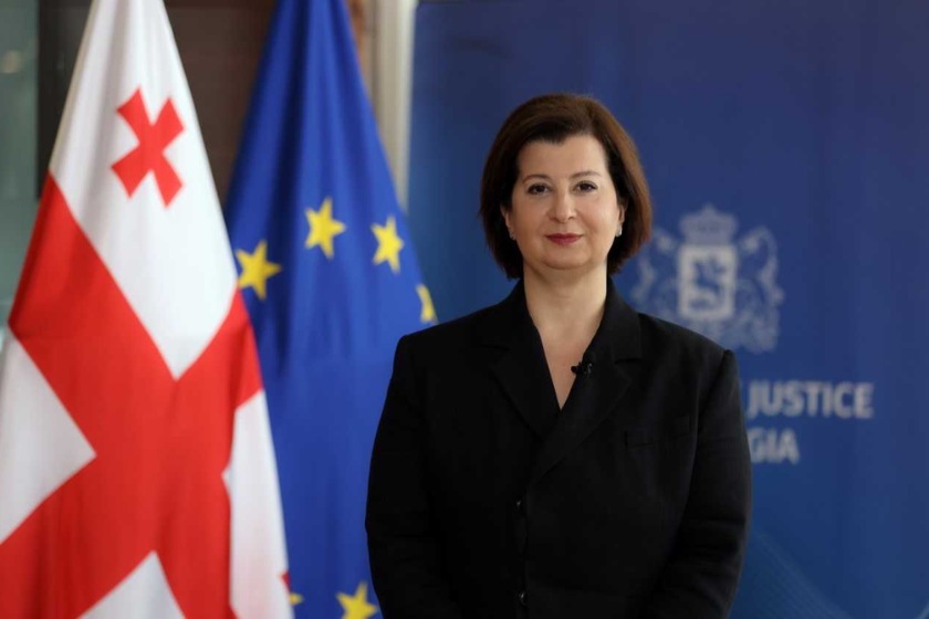 თამარ ზოდელავა საჯარო რეესტრის სერვისებზე: „გონიერი კონტრაქტი“ ციფრული მომსახურებაა და საქართველოს მოქალაქეს მსოფლიოს ნებისმიერი წერტილიდან შესაძლებლობა აქვს, ძალიან მარტივად და უსაფრთხოდ ისარგებლოს გონიერი კონტრაქტის ინოვაციური სერვისით