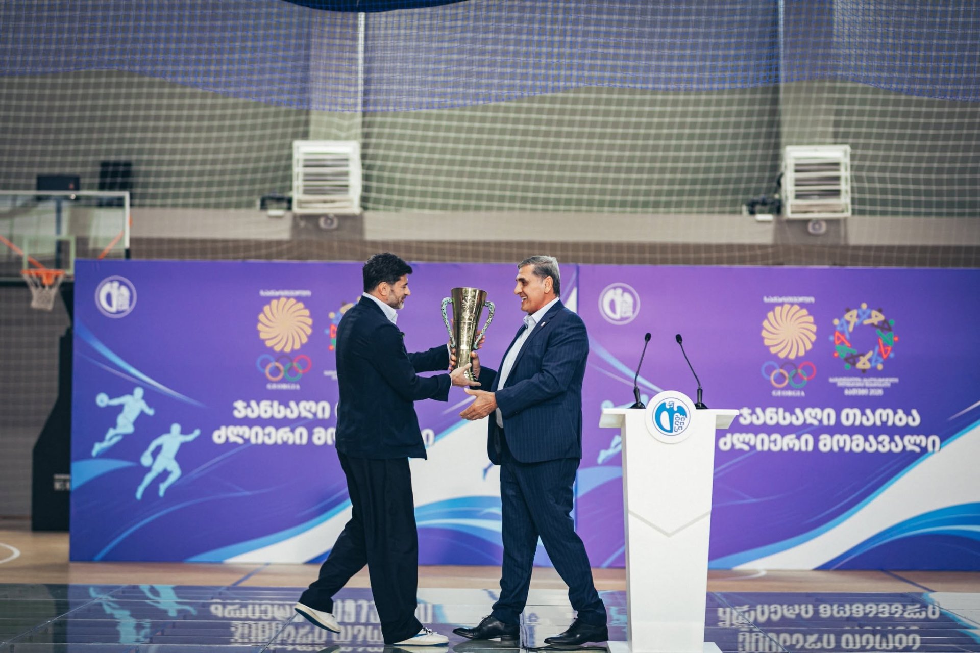 თბილისის მერი კახა კალაძე ოლიმპიური კომიტეტის პრეზიდენტ ლერი ხაბელოვთან ერთად დედაქალაქის გუნდს შეხვდა, რომელმაც საქართველოს ახალგაზრდულ ოლიმპიურ ფესტივალში გაიმარჯვა