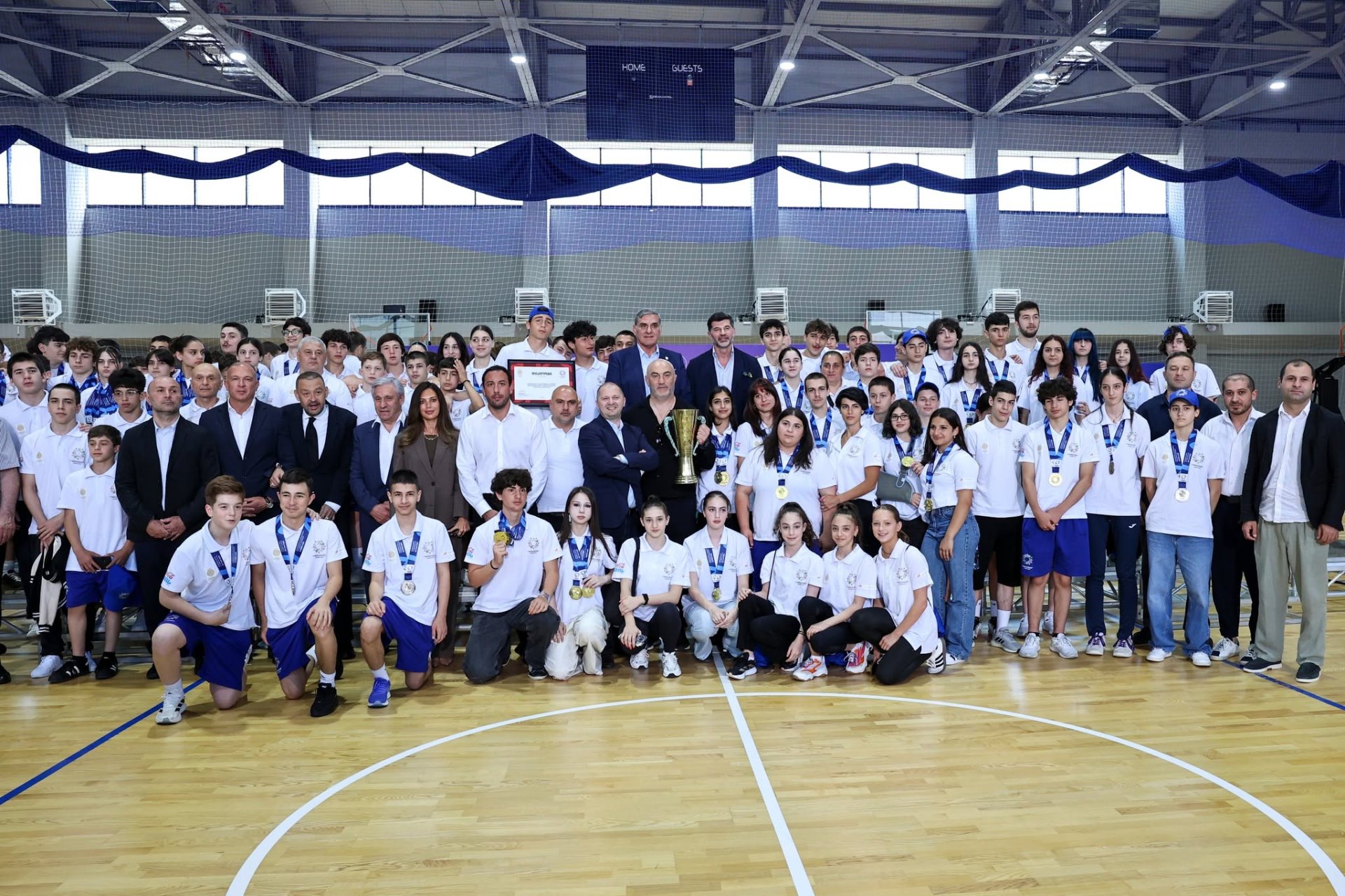 ლევან მგალობლიშვილი საქართველოს ახალგაზრდული ოლიმპიური ფესტივალის გამარჯვებულ გუნდთან შეხვედრას დაესწრო