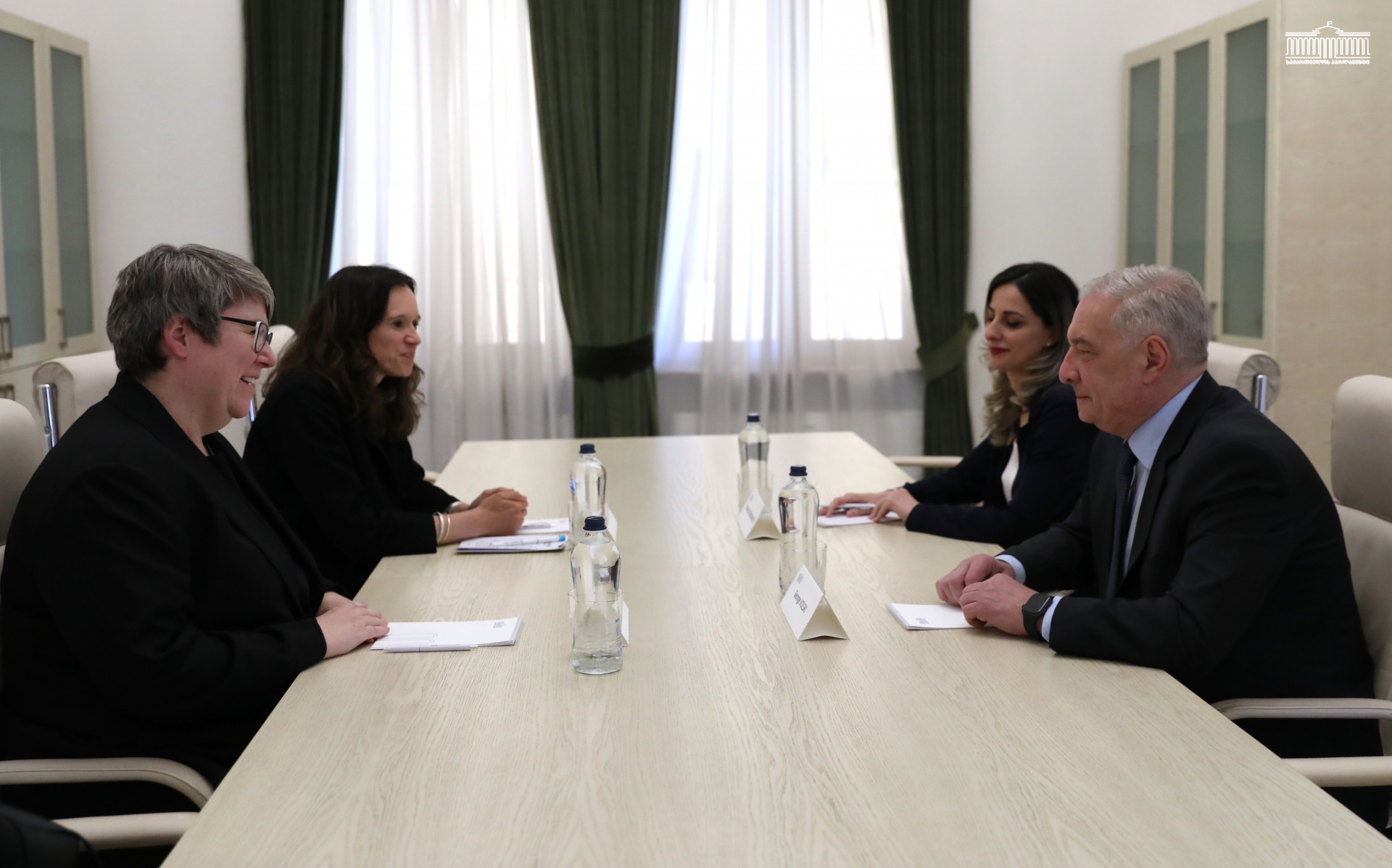 გიორგი ვოლსკი წითელი ჯვრის საერთაშორისო კომიტეტის წარმომადგენლებს შეხვდა