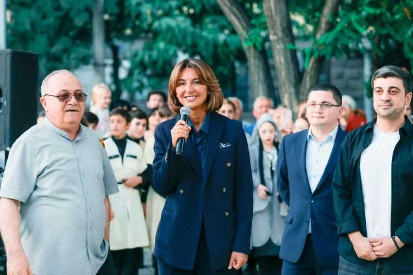 რუსთავში კონკურს-ფესტივალ „ქართულის“ ფარგლებში, ანსამბლ „ხალიბის“ ვარსკვლავი გაიხსნა