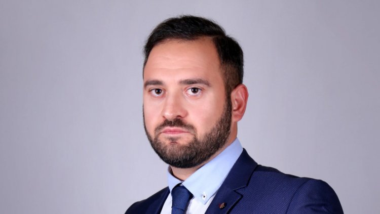 დავით ჩიხელიძე: ევროპის ლიდერებს შეშფოთების მიზეზი ნამდვილად აქვთ, რადგან ისინი ყველაფერს აკეთებენ უკრაინის კონფლიქტის გაგრძელებისთვის და არა მისი დასრულებისთვის. ფაქტობრივად, ევროკავშირი უკრაინელი ხალხის მკვლელობის გაგრძელებას აფინანსებს