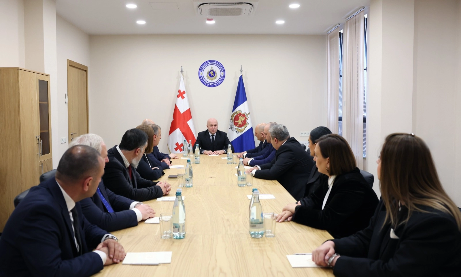 შინაგან საქმეთა მინისტრი მიგრაციის დეპარტამენტს ესტუმრა