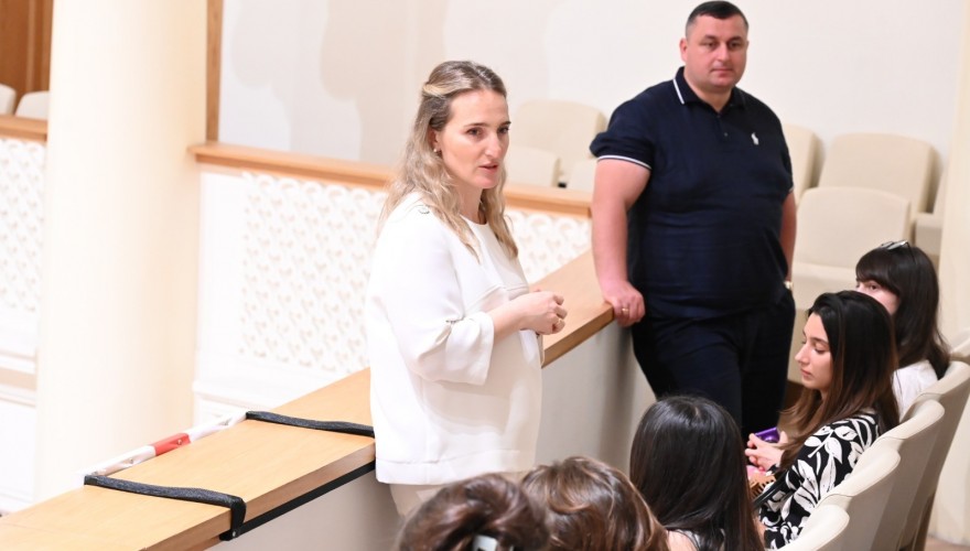 მარიამ ლაშხი ტყიბულის მუნიციპალიტეტის სოფელ გელათის საჯარო სკოლის მოსწავლეებს შეხვდა
