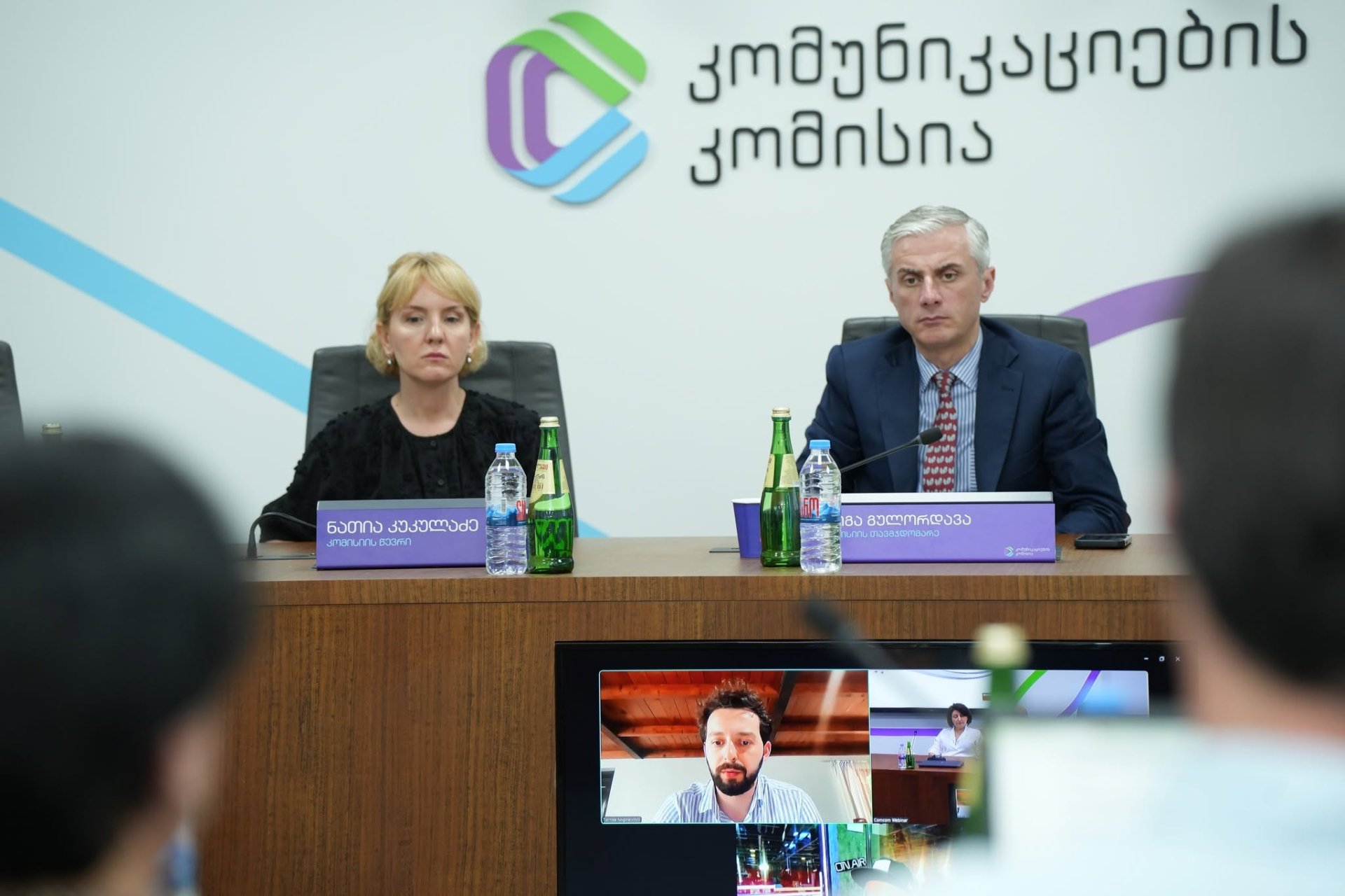 კომუნიკაციების კომისიის 18 ივნისის სხდომაზე კომისიის წევრებმა დღის წესრიგით გათვალისწინებული საკითხები განიხილეს