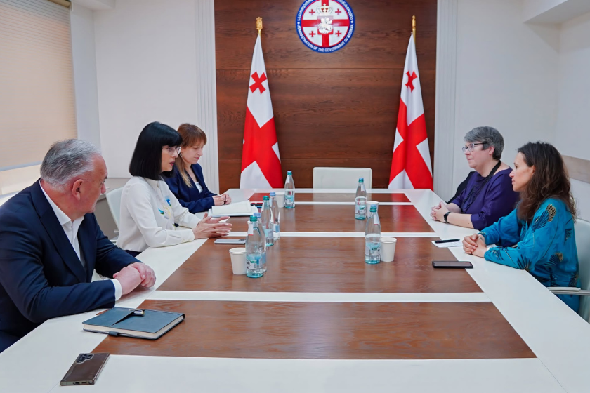 საქართველოს სახელმწიფო მინისტრმა საქართველოში წითელი ჯვრის საერთაშორისო კომიტეტის (ICRC) დელეგაციის ახალ ხელმძღვანელ ჯოანა ბარტონთან და უგზო-უკვლოდ დაკარგულ პირთა საკითხებში წითელი ჯვრის საერთაშორისო კომიტეტის დესპანთან ანიეს ქოთუსთან შეხვედრა გამართა