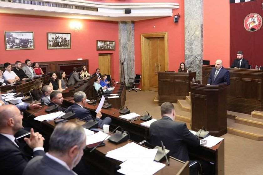 იურიდიულ საკითხთა კომიტეტმა „უცხოელთა და მოქალაქეობის არმქონე პირთა სამართლებრივი მდგომარეობის შესახებ“ კანონში ცვლილებას მხარი დაუჭირა