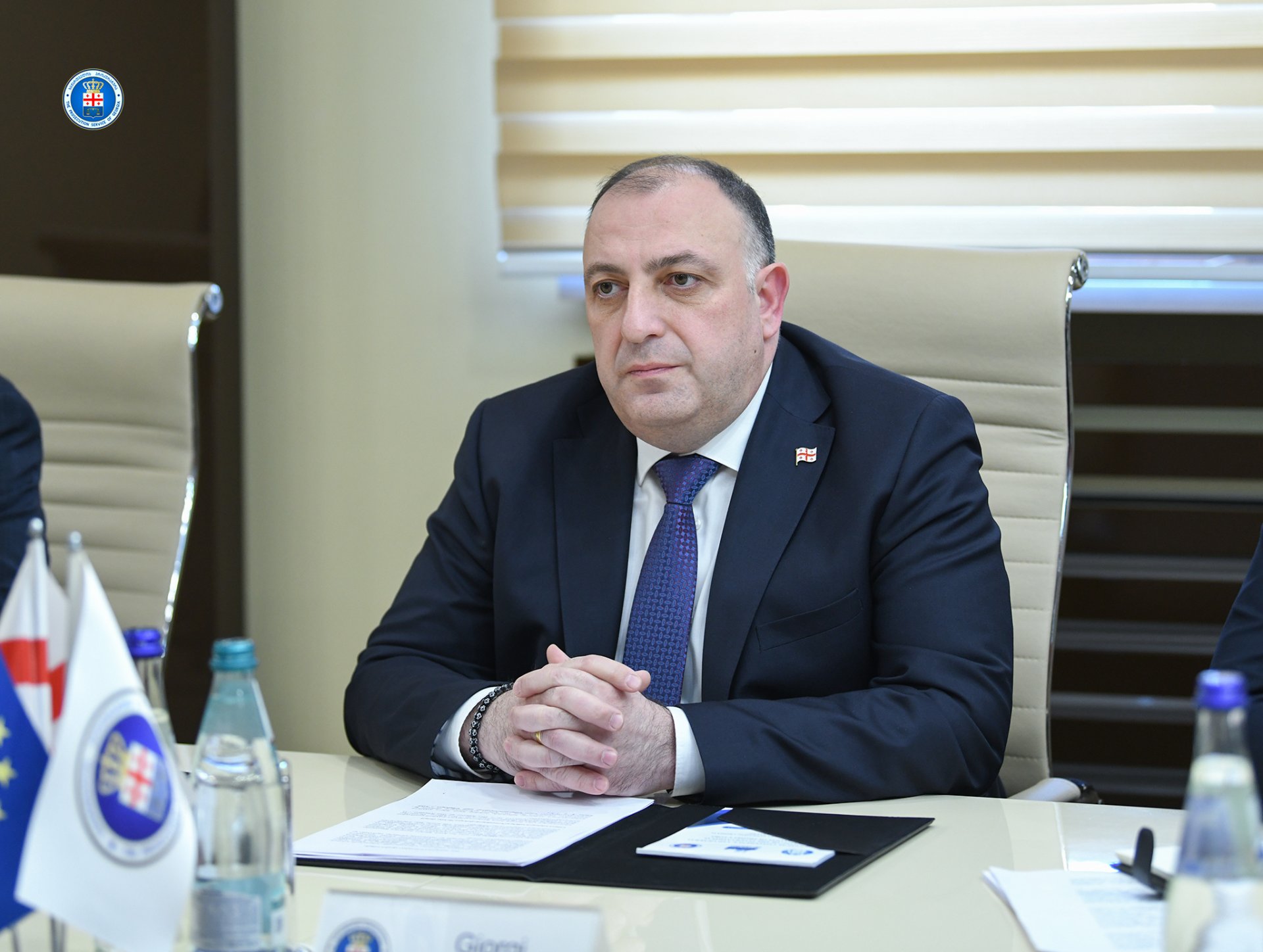 გიორგი გვარაკიძე: ქურდული სამყაროს წინააღმდეგ ბრძოლის წლიური შედეგები ცხადყოფს სწორი და შედეგიანი მეთოდების გამოყენების პრაქტიკას. "კანონიერი ქურდობის" ფაქტზე სისხლისსამართლებრივი დევნა 18 პირის მიმართ დაიწყო, რაც 260%-ით აღემატება წინა წლის მაჩვენებელს