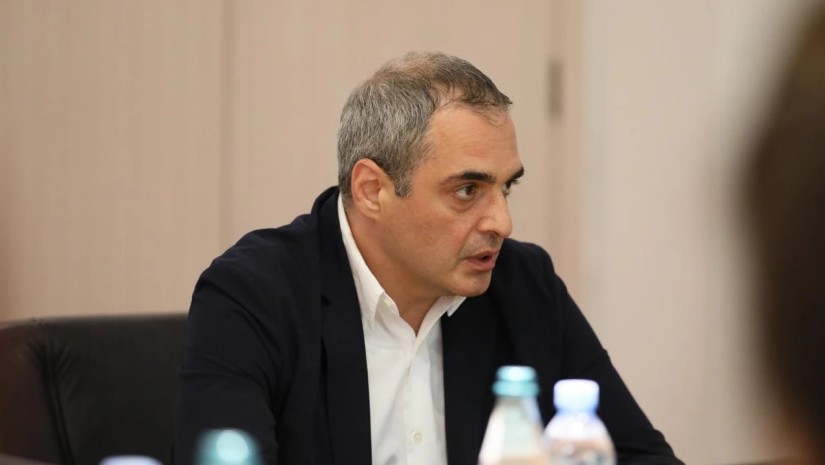 გიორგი პატარიძე ელენე ხოშტარიაზე: მსჯავრდებულის მოთხოვნის შემდეგ მას მყისიერად ჩაუტარდა ყველა საჭირო ლაბორატორიული კვლევა, კვლევების პასუხები საბედნიეროდ, არის უარყოფითი, კონკრეტულად იმ დაავადებასთან მიმართებაში, რომელზეც მსჯავრდებულს ჰქონდა ეჭვი
