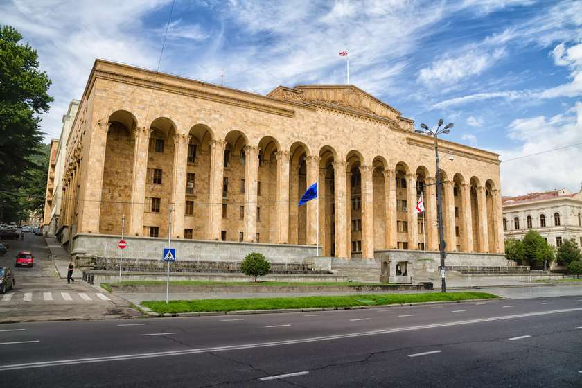 პარლამენტმა „უცხოელთა და მოქალაქეობის არმქონე პირთა სამართლებრივი მდგომარეობის შესახებ“ კანონში ცვლილება მესამე მოსმენით დაამტკიცა