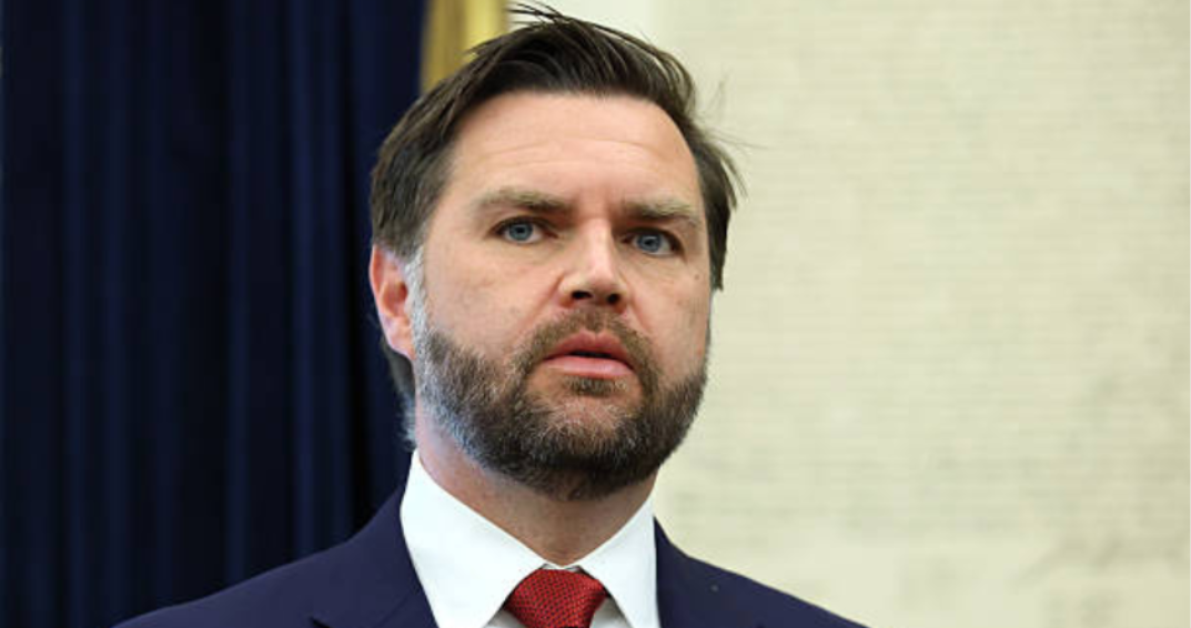 ჯეი დი ვენსი: თუ გადავხედავთ ისტორიას, თუ როგორ დაამხო „დიფ სთეითმა“ რიჩარდ ნიქსონი, ეს დიდად არ განსხვავდება იმისგან, რაც იმავე ჯგუფებმა, იმავე ინსტიტუტებმა სცადეს დონალდ ტრამპის წინააღმდეგ მისი პირველი ადმინისტრაციის დროს