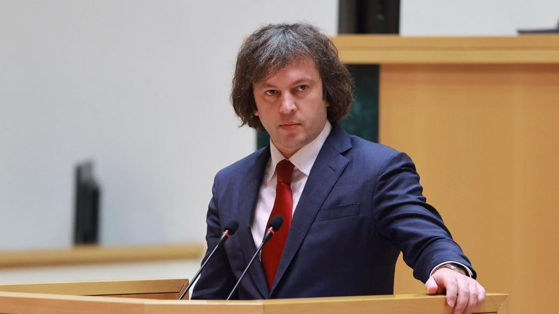 ირაკლი კობახიძე: დავიწყეთ ძალიან მნიშვნელოვანი პროცესი, რაც უკავშირდება მესტიის მუნიციპალიტეტის გამრიცხველიანებას, წინასწარი ღონისძიებების გატარებამ უკვე მოგვცა ხელშესახები შედეგი - ივნისის გასული პერიოდის მონაცემებით, უკვე შემცირებულია წინა წლის შესაბამის პერიოდთან შედარებით ელექტროენერგიის მოხმარება დაახლოებით 35 %-ით