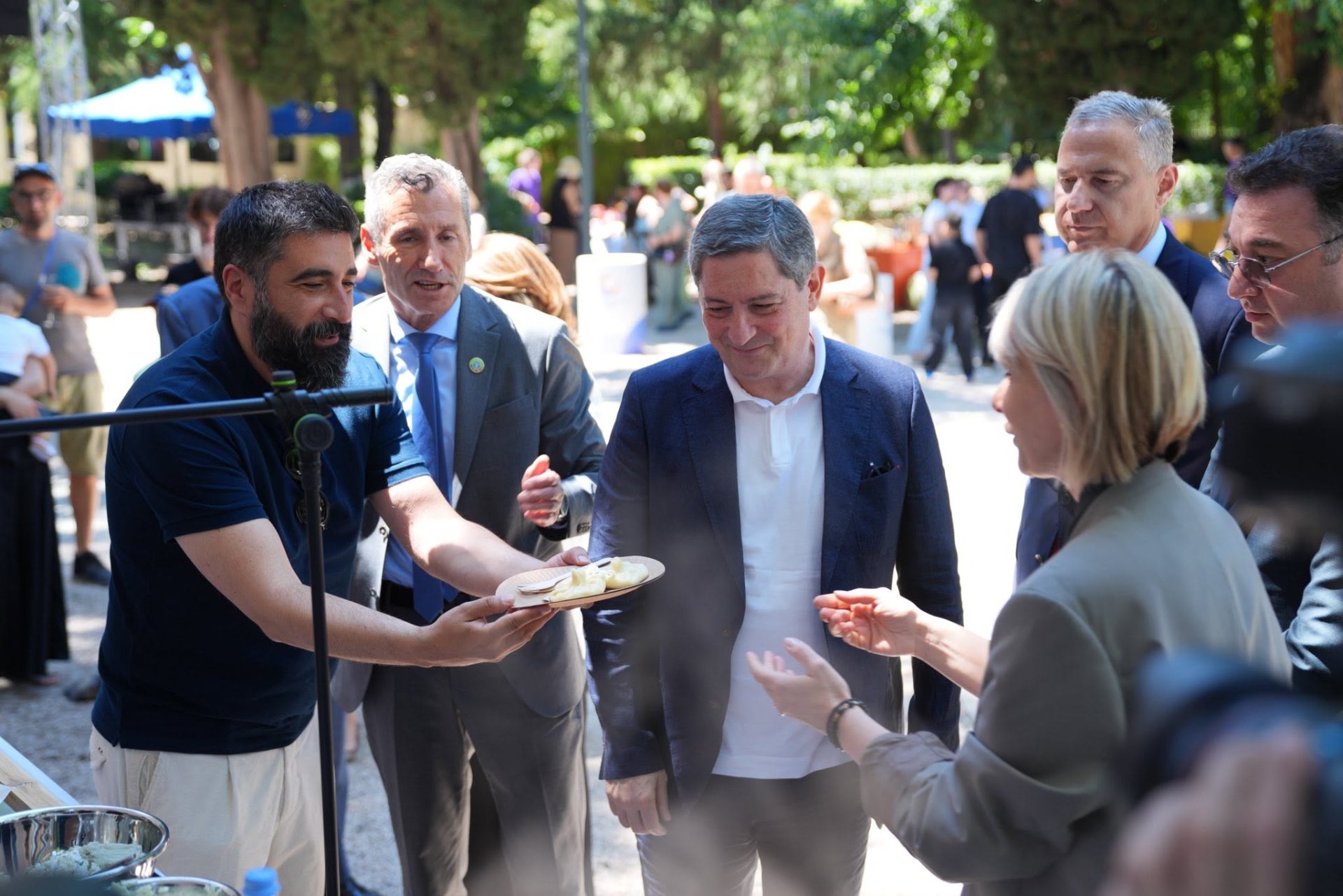 სურსათის უვნებლობის მსოფლიო დღე ყოველწლიურად, ივნისში, გაეროს სურსათისა და სოფლის მეურნეობის ორგანიზაციის (FAO) ინიციატივით აღინიშნება