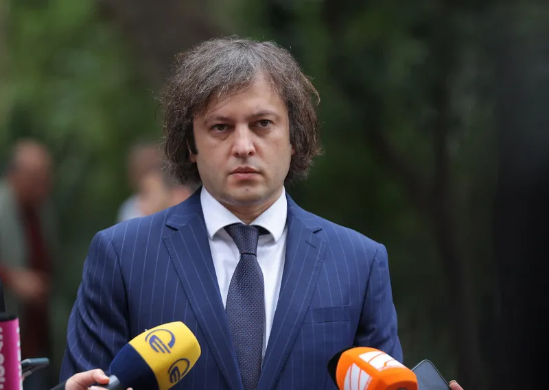 პრემიერი: ყოვლისმომცველი სტრატეგიული პარტნიორობის შეთანხმება ჩინეთთან ახალი ეტაპია სტრატეგიული პარტნიორობის გაფორმების შემდეგ, ეს ყველაფერი გამოხატულია კონკრეტულ ხელშესახებ შედეგებში, 2025 წელს საქართველოსა და ჩინეთს შორის სავაჭრო ბრუნვა 21%-ით გაიზარდა, ხოლო 2026 წლის იანვარ-აპრილში წინა წლის შესაბამის პერიოდთან შედარებით - 45%-ით