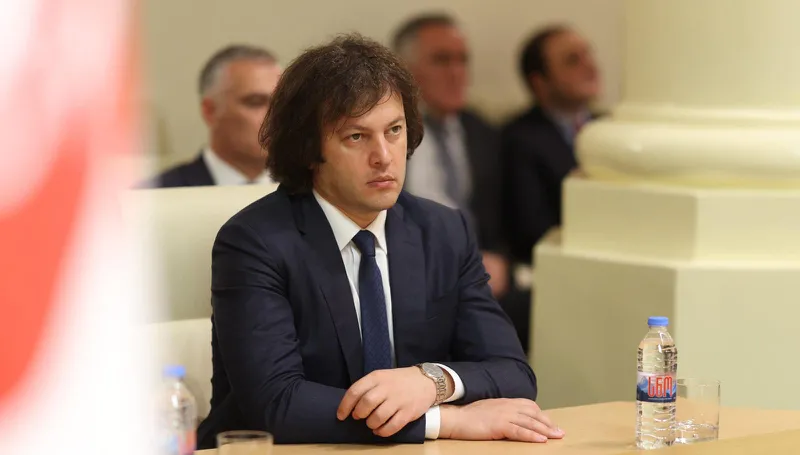 პრემიერი: მოსახლეობის ზრდა გამოიწვია გასული წლის განმავლობაში დადებითმა მიგრაციულმა სალდომ და სწორედ ამის ხარჯზე გაიზარდა მოქალაქეების ნაწილში საქართველოს მოსახლეობა დაახლოებით 91 000-ით, ასე არაკომპეტენტურად არ უნდა გამოვიდეს ადამიანი, როდესაც ეწოდება პარლამენტის წევრი, ტრაგიკულია მათი ასეთი მდგომარეობა