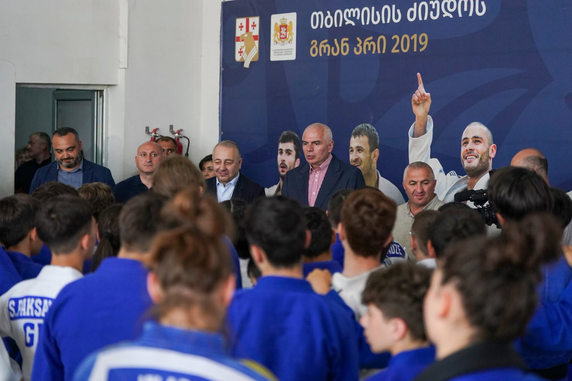 სპორტის მინისტრი ქალაქებში - ქარელსა და ხაშურში, სპორტულ ინფრასტრუქტურას გაეცნო 