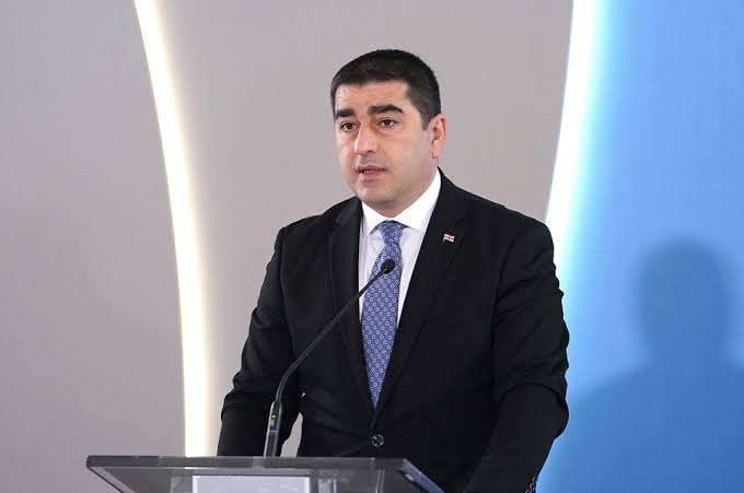 შალვა პაპუაშვილი: სიძულვილის ენის წინააღმდეგ ბრძოლის სამმართველო მოიტანს იმას, რომ ევროკავშირის დაზიანებული რეპუტაცია შეიძლება, ცოტა გამოსწორდეს, ლანძღვა-გინების მიღმა თუ აქვთ არგუმენტი, დავინახავთ
