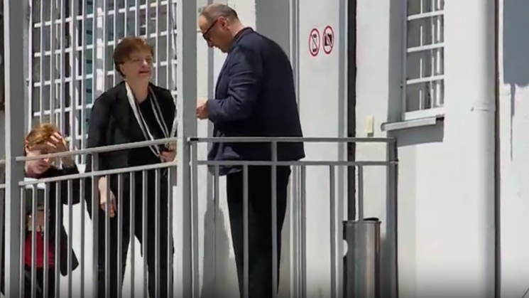 ელენე ხოშტარიასთან რუსთავის ციხეში პირადი ექიმი შევიდა