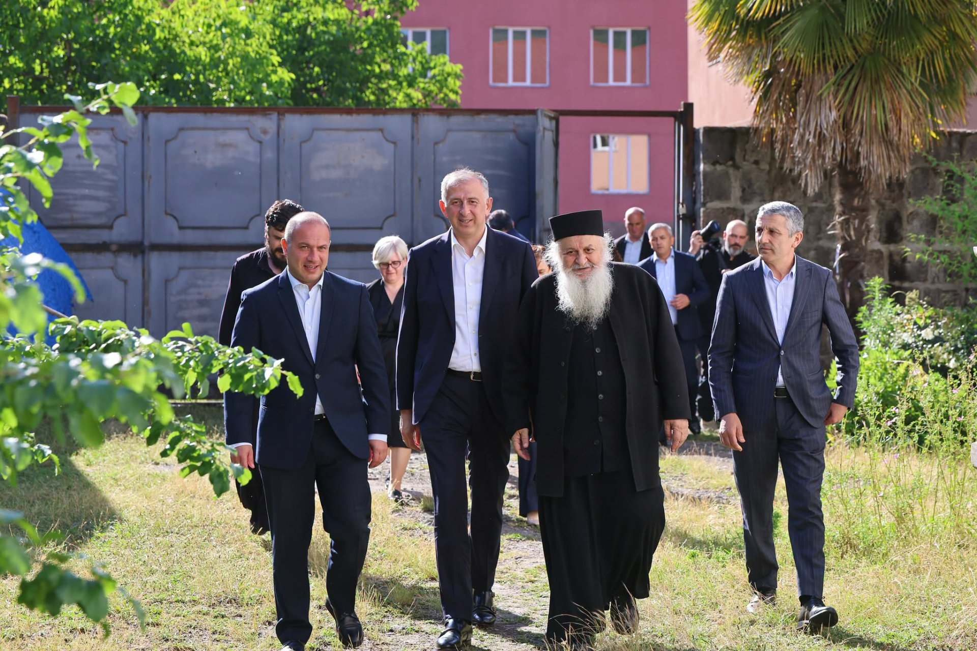 გივი მიქანაძე და ზურაბ პატარაძე შუახევში წმინდა ტბელ აბუსერისძის სახელობის სასწავლო უნივერსიტეტს ეწვივნენ