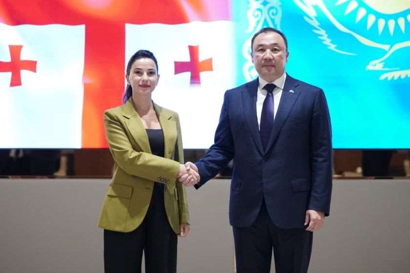 ეკონომიკისა და მდგრადი განვითარების მინისტრი მარიამ ქვრივიშვილი ყაზახეთის ტრანსპორტის მინისტრს ნურლან საურანბაევს შეხვდა
