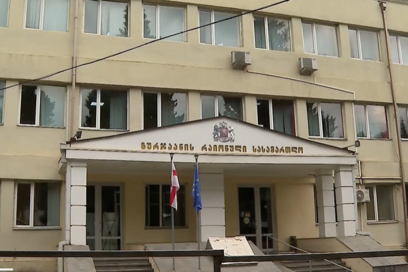მოქალაქე ნოდარ რაქვიაშვილი სოციალურ ქსელში დაწერილი შეურაცხმყოფელი კომენტარისთვის სასამართლომ 2000 ლარით დააჯარიმა