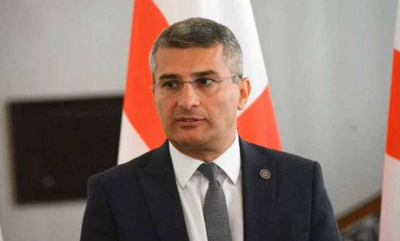 მამუკა მდინარაძე გიგა ავალიანის საქმეზე: დაზარალებულს ყველაზე მეტის თქმის უფლება აქვს, მაგრამ ჩემი თხოვნა იქნება, ნუ დავასწრებთ მოვლენებს, მიმდინარეობს ინტენსიური საგამოძიებო მოქმედებები, ამ მოქმედებებს აქვს თავისი ლოგიკა და ამ ლოგიკიდან გადახვევა შეიძლება პრობლემა იყოს მტკიცებულებების მოგროვების თვალსაზრისითაც - როგორც ჩემთვის ცნობილია, შეიძლება უკვე დაკავებულიც კი იყოს ის პირი, რომელზეც იყო საუბარი ბოლო დღეების განმავლობაში