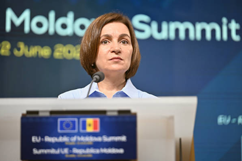 მოლდოვაში პოლიტიკური სკანდალია. სანდუს ახლო ნათესავი სახელმწიფო უწყებაში მუშაობისთვის თვეში 6 ათას ევროს ხელფასის სახით იღებდა