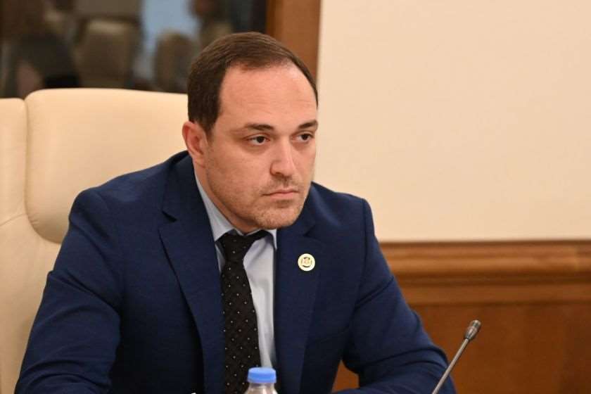 გიორგი გაბუნია საქართველოს ფოლკლორის სახელმწიფო ცენტრის გუნდის სოლო კონცერტს დაესწრო