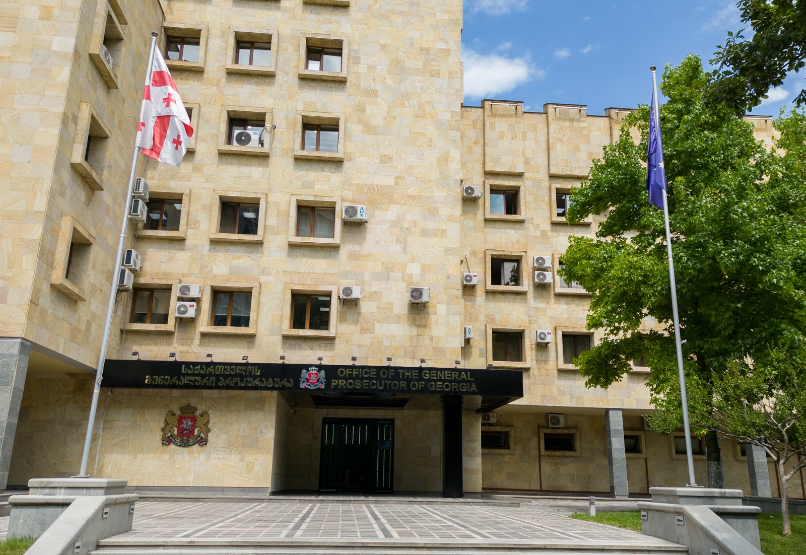 პროკურატურამ განსაკუთრებით დიდი ოდენობით ნარკოტიკული საშუალების უკანონო შეძენა, შენახვის და რეალიზაციის ხელშეწყობის ფაქტებზე 4 პირს ბრალდება წარუდგინა