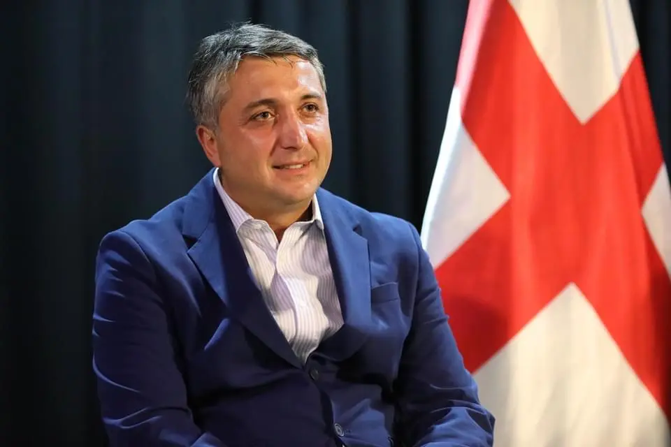 ზუგდიდის მუნიციპალიტეტის მერმა, დავით კოდუამ აბიტურიენტებს ერთიან ეროვნულ გამოცდებზე წარმატებები უსურვა: „გჯეროდეთ საკუთარი თავის, იყავით თავდაჯერებულები და გახსოვდეთ, რომ ყოველი დიდი წარმატება სწორედ ასეთი მნიშვნელოვანი ნაბიჯებით იწყება“