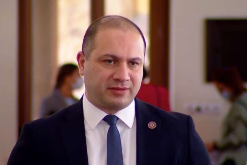 გივი მიქანაძე: სრული პასუხისმგებლობით შემიძლია, გითხრათ, რომ ყველა საგამოცდო ცენტრი აღჭურვილია შესაბამისად და ყველა ცენტრი უზრუნველყოფს უმაღლესი სტანდარტის პირობებს გამოცდების ჩასატარებლად