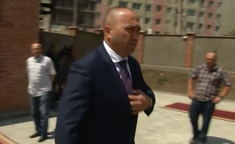 გიგა ავალიანის საქმეზე ბრალდებული გიორგი მალანიას მამა: არ ვეთანხმებით ბრალს. ურეკავდა ადამიანი, რომელიც თვალით არ უნახავს და ეუბნებოდა, რომ უნდოდა მის მასწავლებელთან შეხვედრა და დალაპარაკება. ჩემი შვილის ბავშვობის მეგობარს არასათანადოდ ექცევაო, ჩემი ინფორმაციითო, აქედან გამომდინარე მინდა დაველაპარაკოო და წამომყევიო. არ გაჰყვა ჩემი შვილი