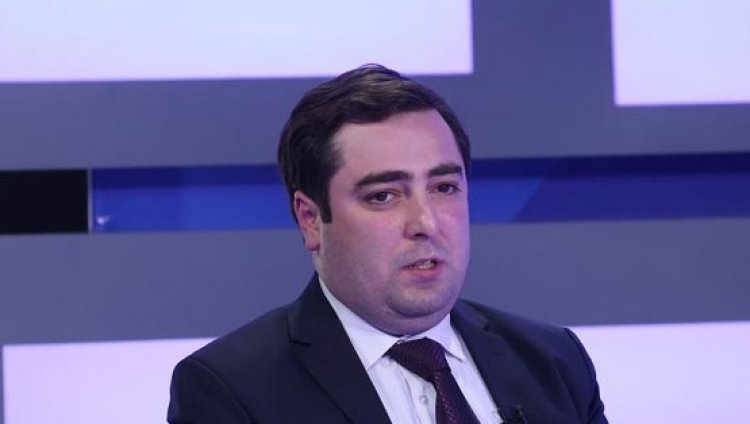 ნიკოლოზ მეტრეველი: კომიკურია, როდესაც საქართველოს პრეზიდენტი ირანში სამძიმარზე ჩადის და ეს მოვლენა ოპოზიციური მედიებისთვის საგანგებო მდგომარეობაა. თუმცა, როდესაც ირანში იმავე მიზნით ნიკოლ ფაშინიანი ჩადის, უცებ ყველაფერი მშვიდდება   