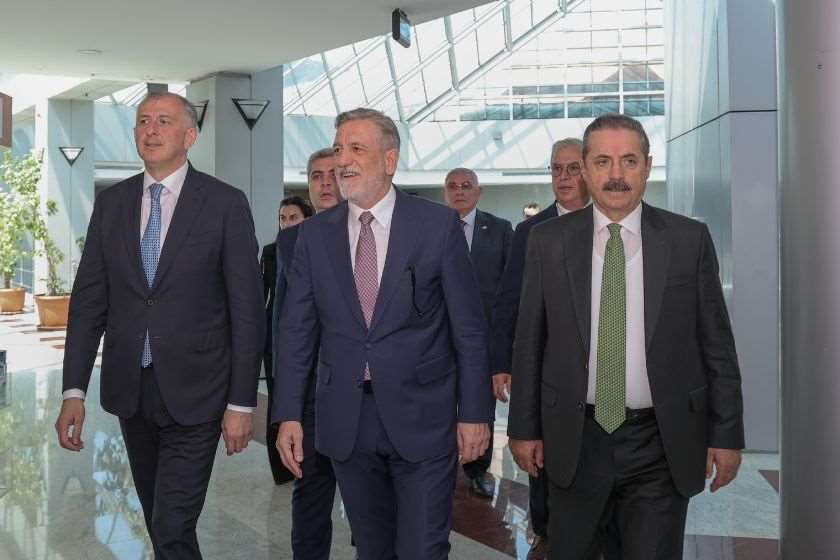 თურქეთის რესპუბლიკაში ვიზიტის ფარგლებში, ზურაბ პატარაძემ ბურსის სავაჭრო-სამრეწველო პალატის წარმომადგენლებთან საქმიანი შეხვედრა გამართა