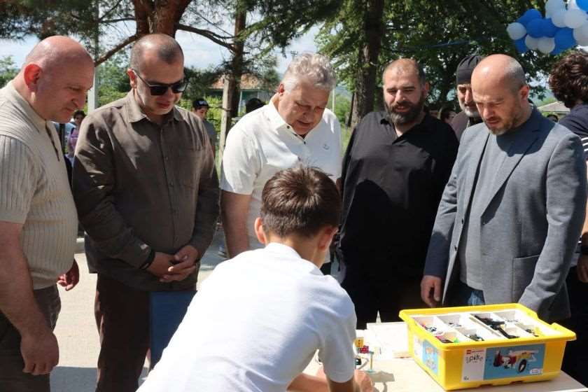 საოკუპაციო ხაზთან მდებარე სოფელ მეჯვირსხევში რობოკლუბი გაიხსნა