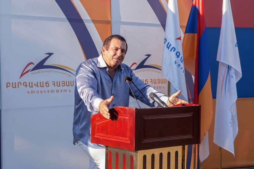 „აყვავებული სომხეთის“ ლიდერის სახლში ჩხრეკა ტარდება