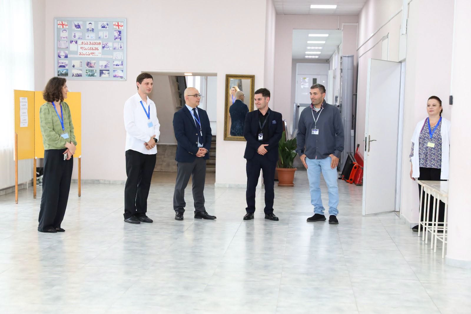ლევან ღირსიაშვილი ქუთაისის N17 და N41 საჯარო სკოლებში გახსნილ საგამოცდო ცენტრებს ეწვია