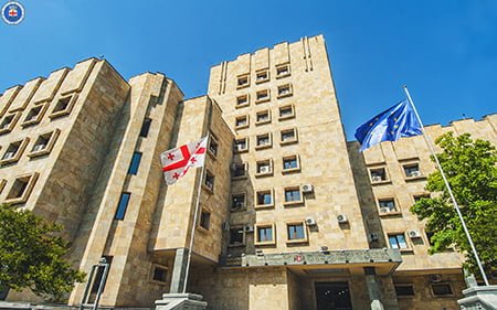 პროკურატურამ თბილისში მომხდარ, დამამძიმებელ გარემოებაში ჩადენილი განზრახ მკვლელობის ფაქტზე ერთ პირს ბრალდება წარუდგინა