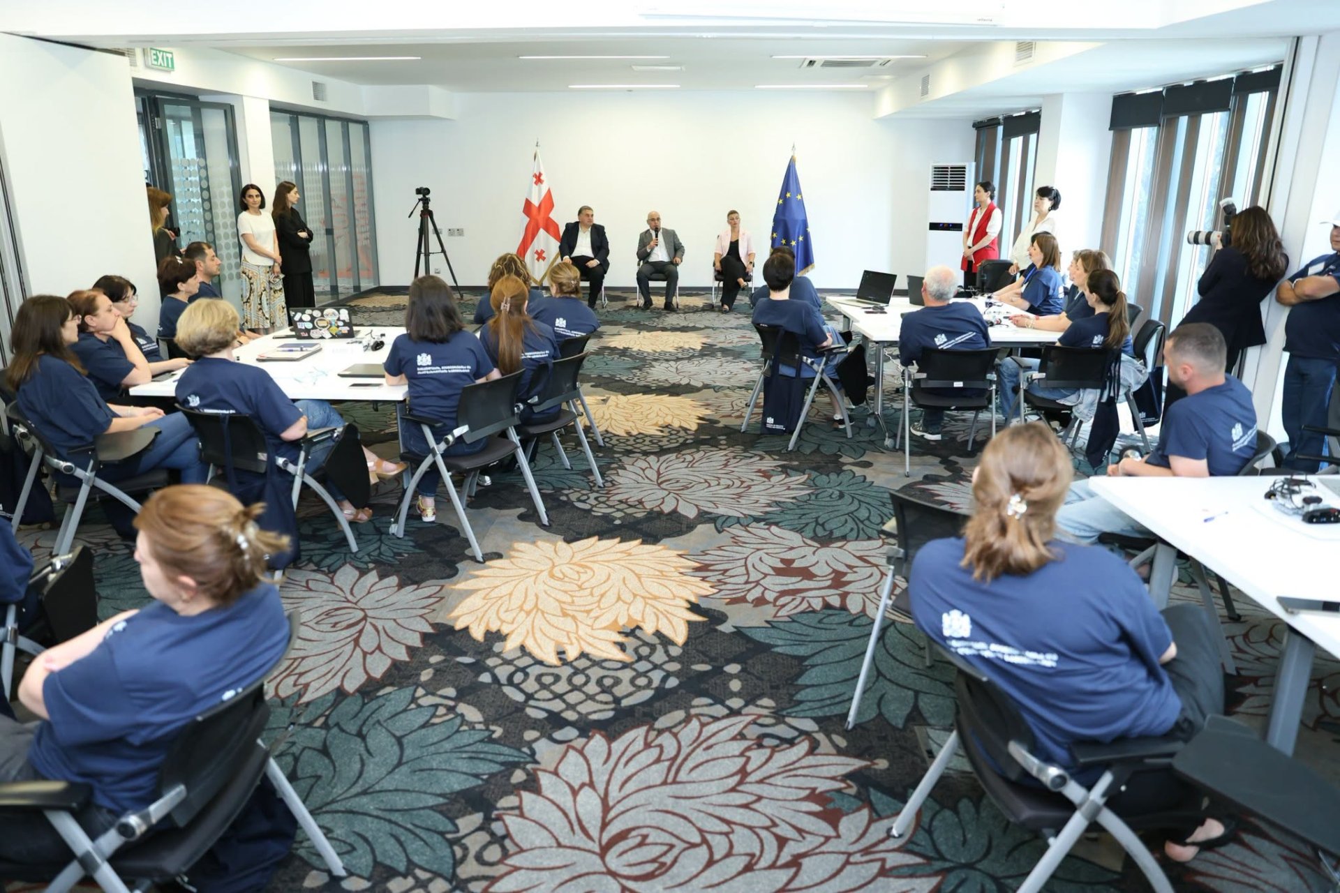  ლევან ღირსიაშვილი ყვარელში, იუსტიციის სასწავლო ცენტრში მასწავლებელთა რობოტიკის ბანაკს ეწვია და მონაწილეებს შეხვდა