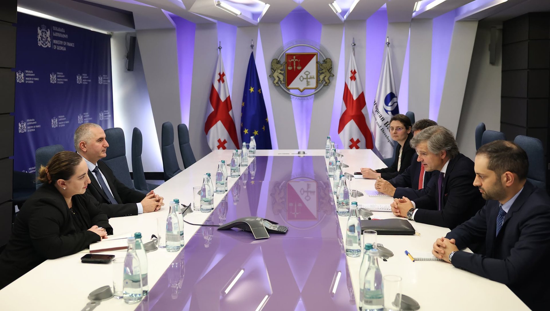 ფინანსთა მინისტრი ევროპის რეკონსტრუქციისა და განვითარების ბანკის რეგიონულ დირექტორს კავკასიაში, ალკის ვრიენიოს დრაკინოსს შეხვდა