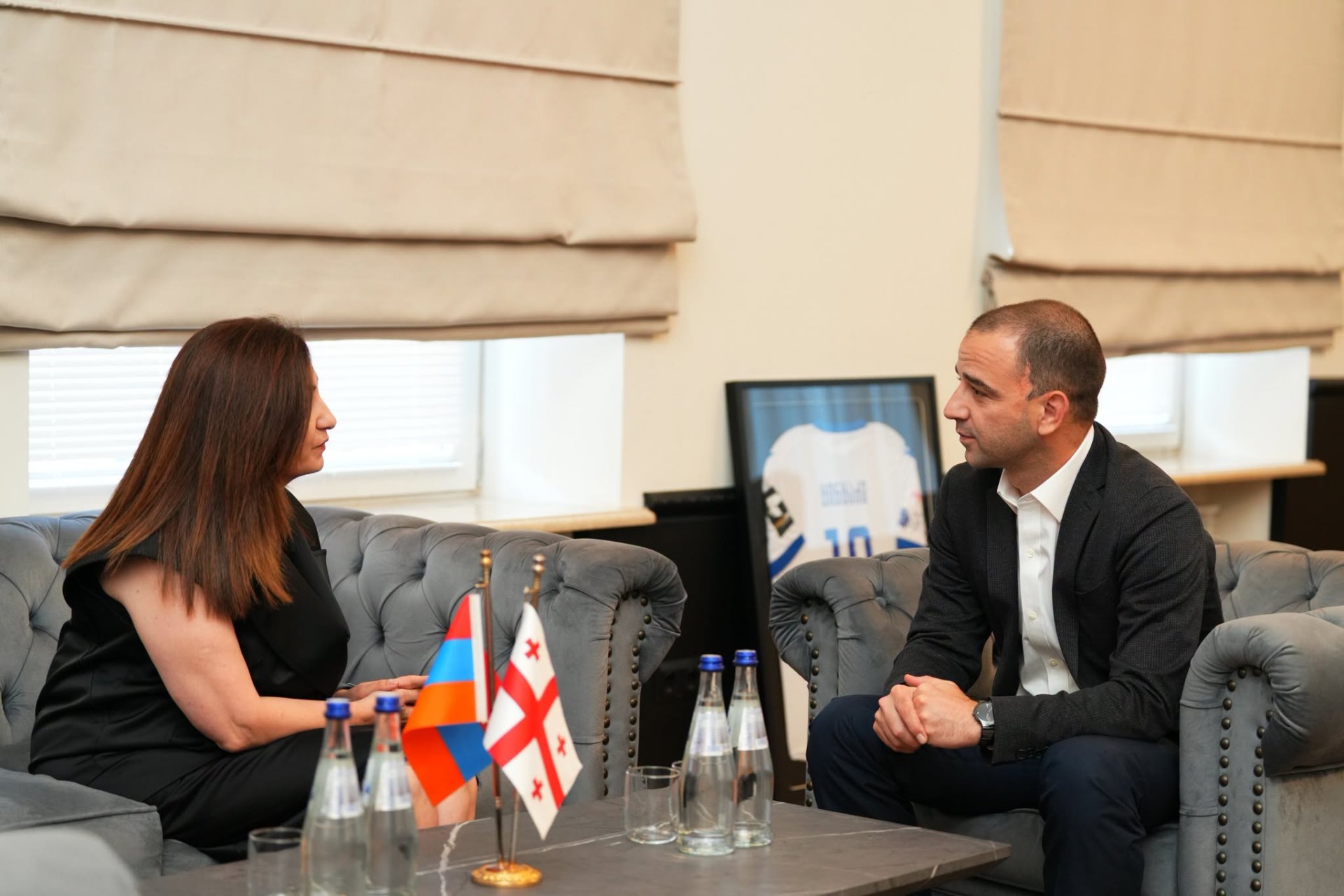  გიორგი ცინცაძემ სომხეთის რესპუბლიკის გენერალურ კონსულს ბათუმში, ნარინე მათოსიანს უმასპინძლა, რომელიც ბათუმში დიპლომატიურ მისიას ასრულებს