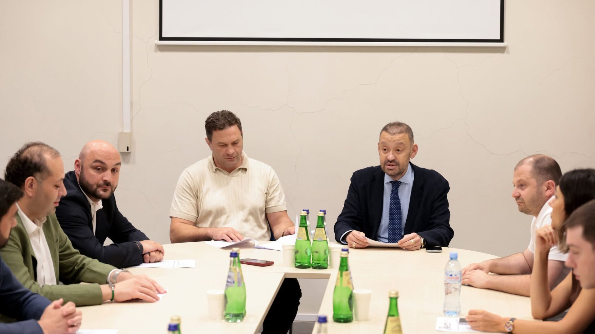 თბილისის საკრებულოში განათლებისა და კულტურის და სპორტისა და ახალგაზრდულ საქმეთა კომისიების გაერთიანებული სხდომა გაიმართა