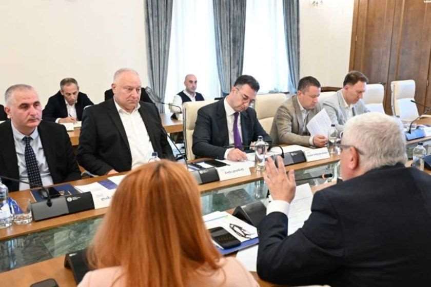 პაატა კვიჟინაძე: დღეს საქართველოში სადაზღვევო სექტორი 19 კომპანიით არის წარმოდგენილი. სტატისტიკით დასტურდება, რომ სადაზღვევო ბაზარი სტაბილურად და სწრაფად ვითარდება. მისმა ბრუნვამ 2025 წელს 1,411 მილიარდი ლარი შეადგინა, რაც 12%-ით აღემატება წინა წლის შესაბამის მაჩვენებელს.