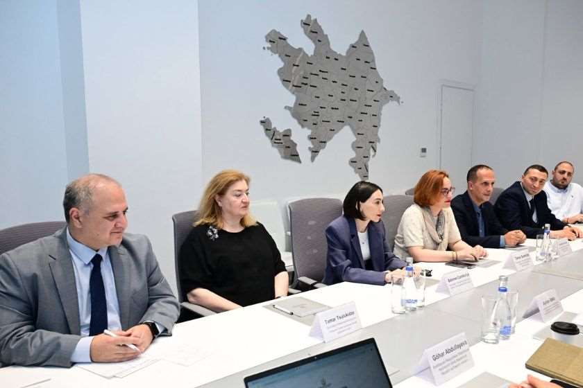 ბაქოში, საქართველოს კულტურის სამინისტროს დელეგაციის ვიზიტის ფარგლებში, აზერბაიჯანის რესპუბლიკის კულტურის სამინისტროში სამუშაო შეხვედრა გაიმართა