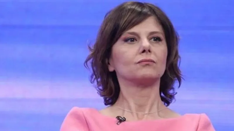 თამარ ჩერგოლეიშვილი – ღნავიან, სასამართლოს დაწვის ამოცანით შენობაში შეჭრილ ელისაშვილს ამდენი წელი რატომ მიუსაჯესო, ამ უპასუხისმგებლო არსების ჰეროიზაციას ახდენენ საკუთარი სათნოების დემონსტრაციის მიზნით