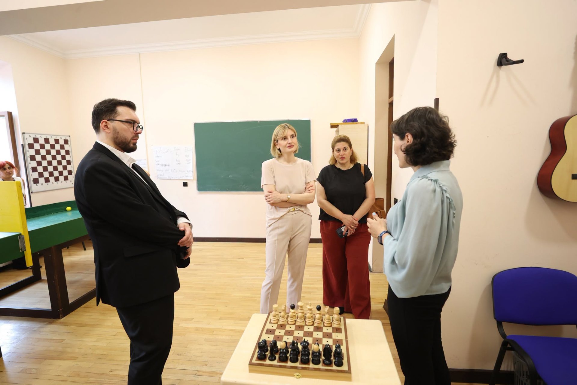 ბაია კვიციანი თბილისის N202 საჯარო სკოლას ესტუმრა, სადაც სპეციალური საგანმანათლებლო საჭიროების მქონე მოსწავლეებისთვის საზაფხულო სკოლა ფუნქციონირებს