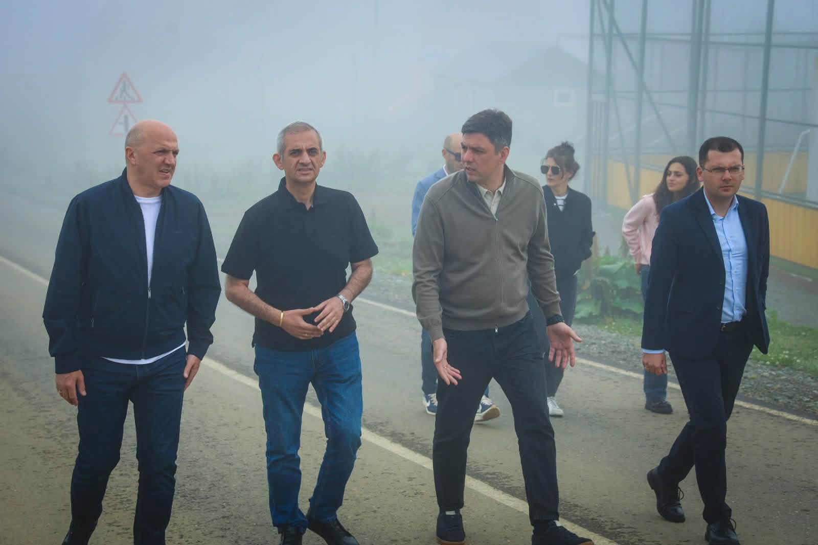 ლევან ზაუტაშვილმა  გურიის სახელმწიფო რწმუნებულთან გიორგი ღურჯუმელიძესთან ერთად  მუნიციპალიტეტებში მიმდინარე ინფრასტრუქტურული პროექტები დაათვალიერა