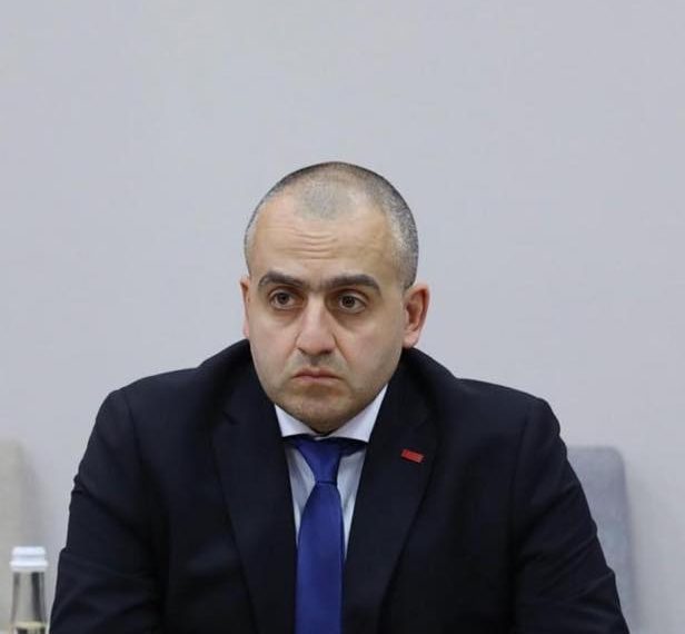 გიორგი გამსახურდია გვარამიას განცხადებაზე: სულ ცალ ფეხზე ჰკიდიათ ამათ იმპერიის დამარცხება და უკრაინის გამარჯვება, ფულის შოვნა, ქვეყნის გაყიდვა და ათასი მამაძაღლობა იყო ყოველთვის მათთვის პირველი და უმთავრესი