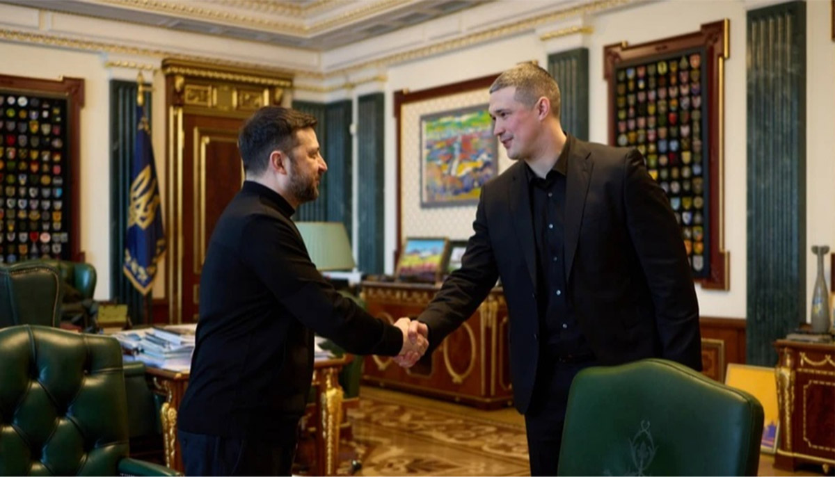 მედია: უკრაინის თავდაცვის მინისტრის მიხაილო ფედოროვის გადადგომას მასა და უკრაინის შეიარაღებული ძალების მთავარსარდალ ალექსანდრ სირსკის შორის თვეების განმავლობაში მიმდინარე კონფლიქტი უძღოდა წინ